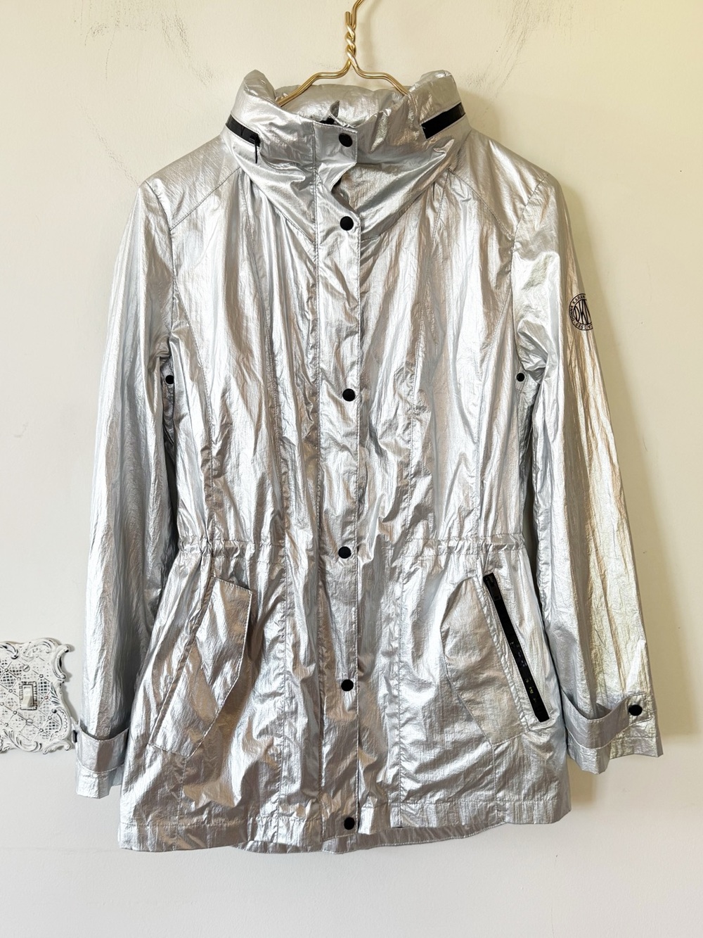 DKNY Silver Metallic Hooded Anorak Lightweight Windbreaker Rain Jacket XS - Picture 5 of 12